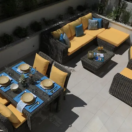 都铎公寓酒店 *